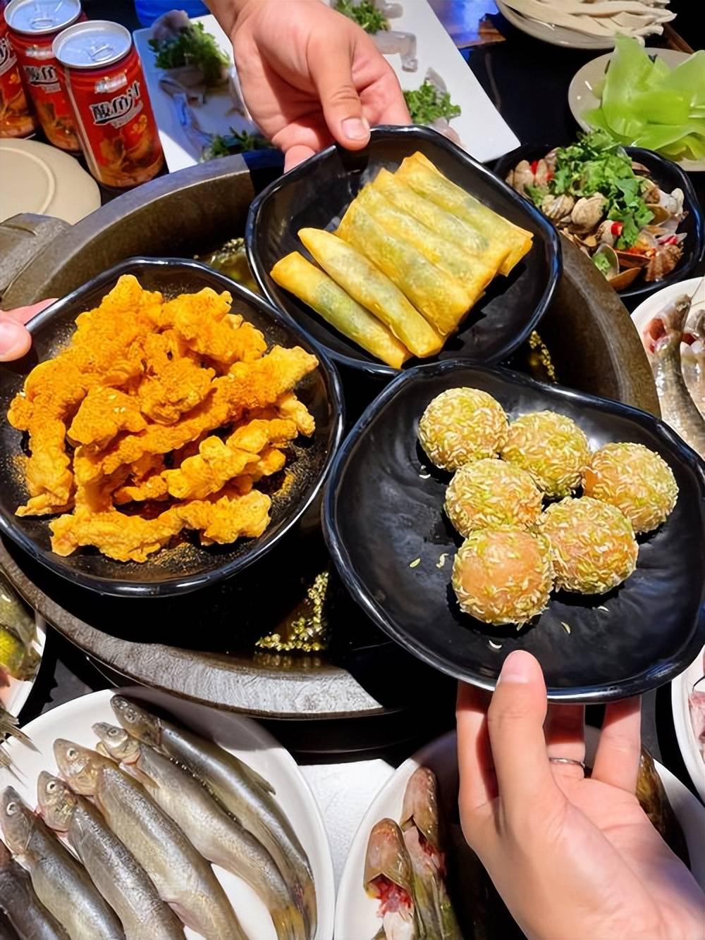 么大家都说餐饮火锅适合年轻人创业？PG麻将胡了网站入口【马河坎】为什(图4)